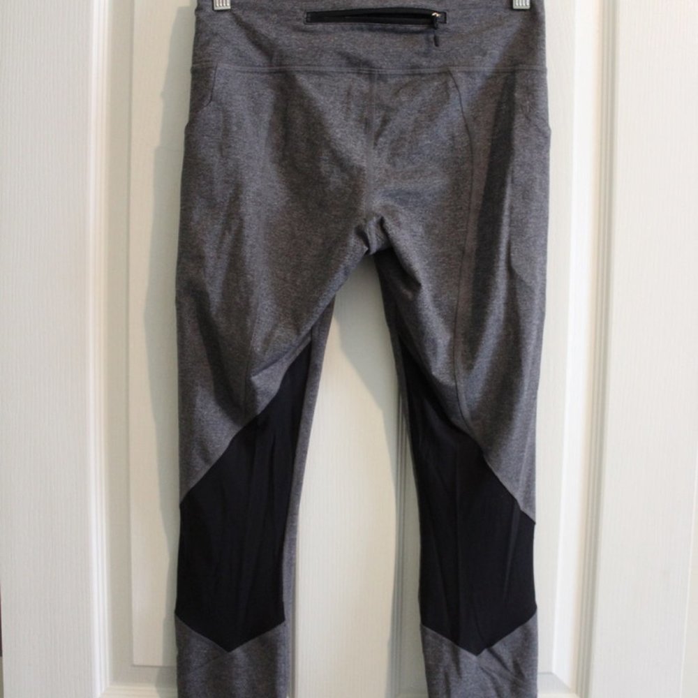 Lululemon Cropped Leggings (Size 6) - Gray With B… - image 2